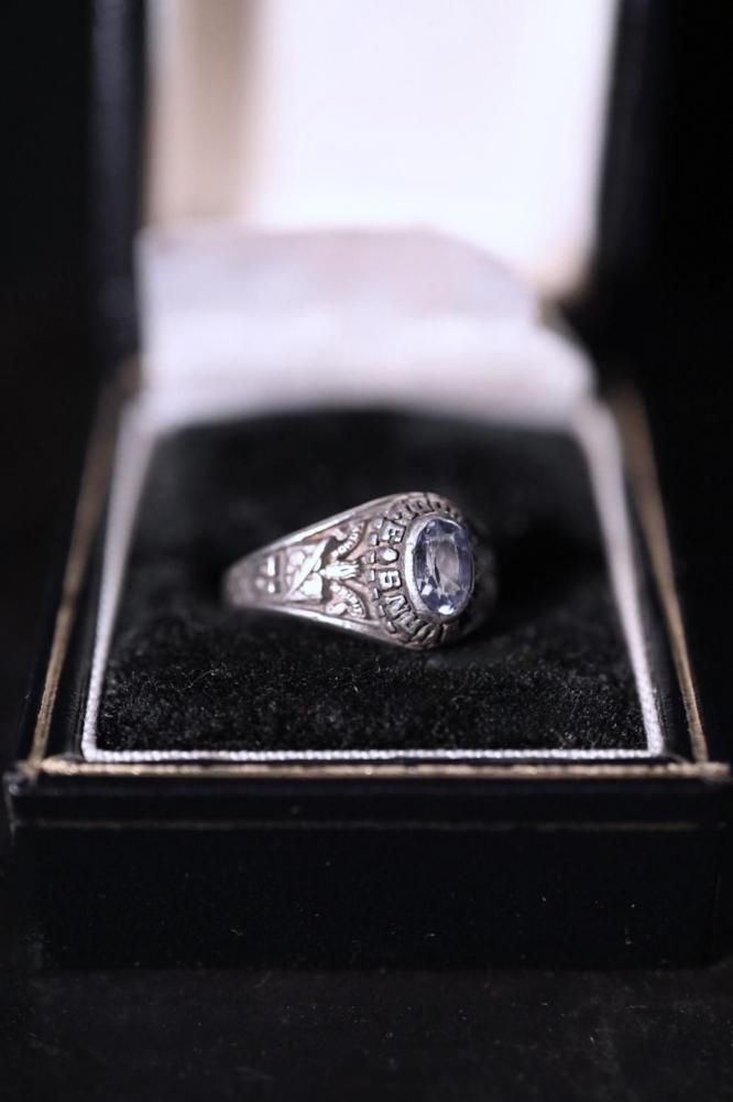 us 2001 silver college ring 9