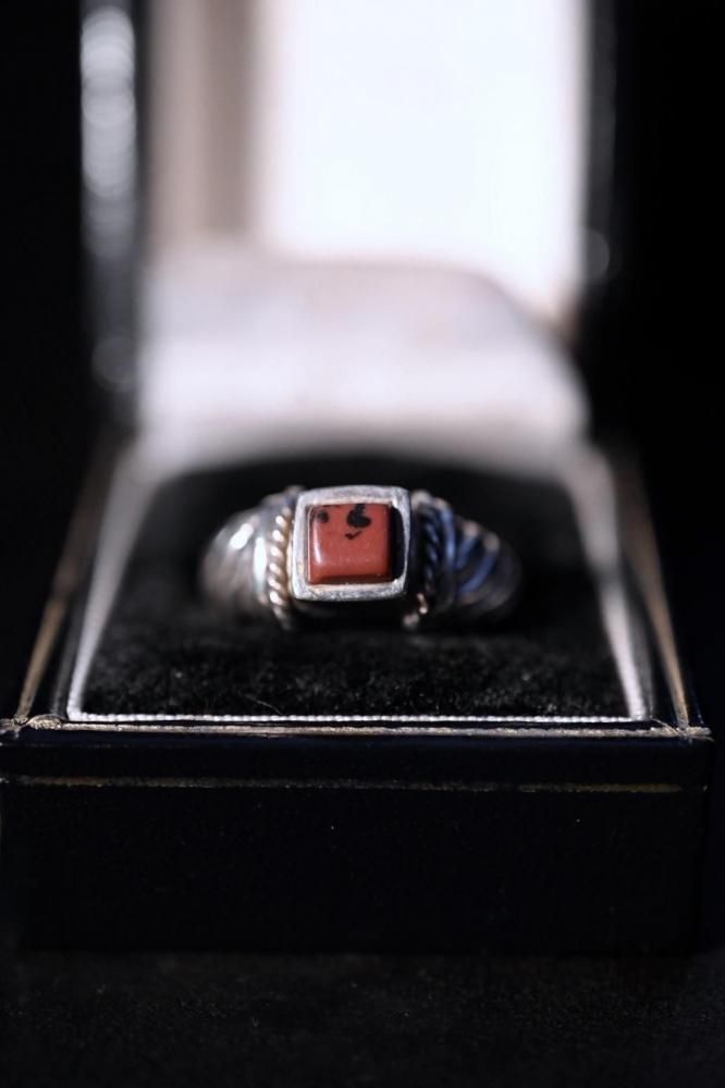Vintage silver �� red stone ring 16��