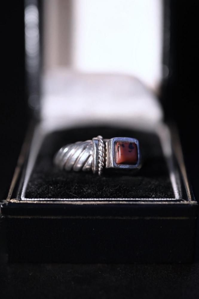 Vintage silver �� red stone ring 16��