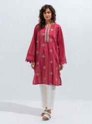 <img class='new_mark_img1' src='https://img.shop-pro.jp/img/new/icons20.gif' style='border:none;display:inline;margin:0px;padding:0px;width:auto;' />BeechTree Embroidered long Kurti