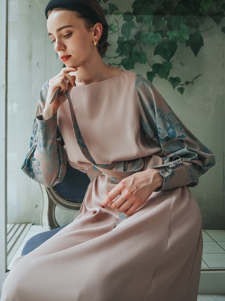 Flower Sleeve Dress / Pink Beige