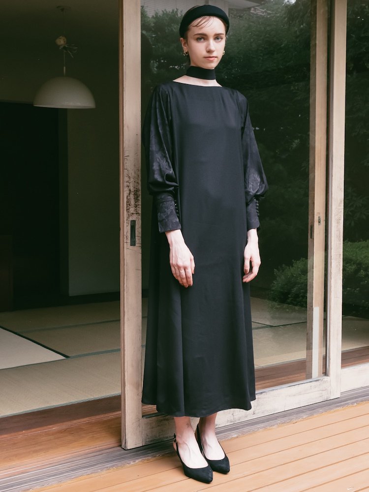 Flower Sleeve Dress / Black