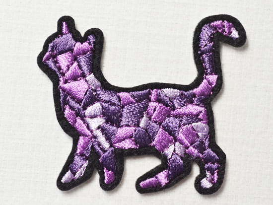 かわいい刺繍ワッペン通販 ステンドグラス猫 紫-4 シールで簡単接着