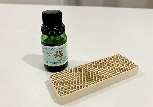 エッセンシャルオイル稀とハニカムセラミックス