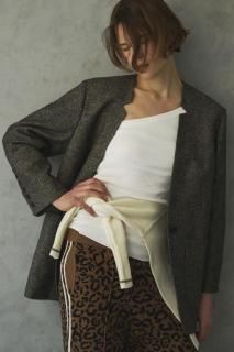 <img class='new_mark_img1' src='https://img.shop-pro.jp/img/new/icons14.gif' style='border:none;display:inline;margin:0px;padding:0px;width:auto;' />Mix Tweed Jacket