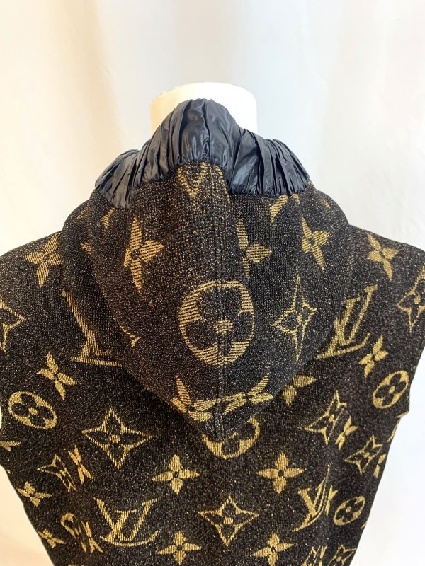 Louis Vuitton ルイヴィトン モノグラム スリーブレス プルオーバー｜ハイブランド中古販売 Brocant  Closet（ブロカントクロゼット）