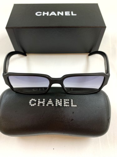 CHANEL ͥå󥰥饹