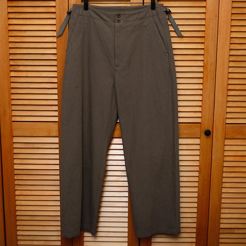 【ULTERIOR アルテリア】DRY CHAMBRAY GABARDINE MIL-TROUSER TAUPE GREY -  in-and-out(インアンドアウト)