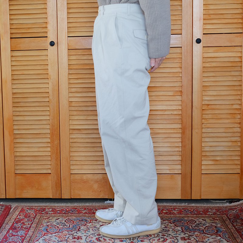 ULTERIOR アルテリア】WASHED BIZEN GABARDINE TUCKED PANTS FLAX -  in-and-out(インアンドアウト)