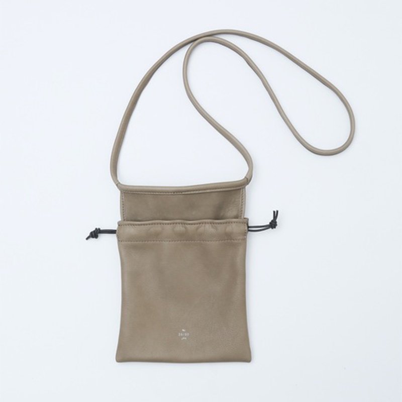 【20/80 トウェンティーエイティー】SHRINK LEATHER RED CROSSS SHOULDER BAG GREY -  in-and-out(インアンドアウト)