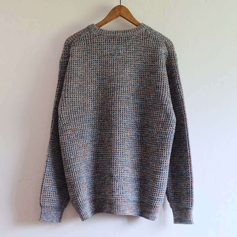 【bukht ブフト】CRAZY COLOR WAFFLE CREW SWEATER BLUE - in-and-out(インアンドアウト)