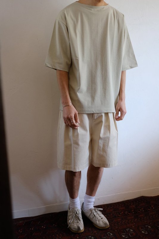 ULTERIOR アルテリア】TWISTED LIGHT CANVAS TUCKED SHORTS ECRU - in