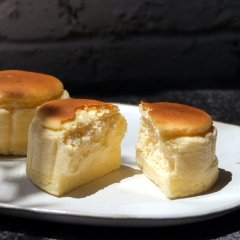 ポーチド・チーズケーキ（5個入り）【冷凍商品】