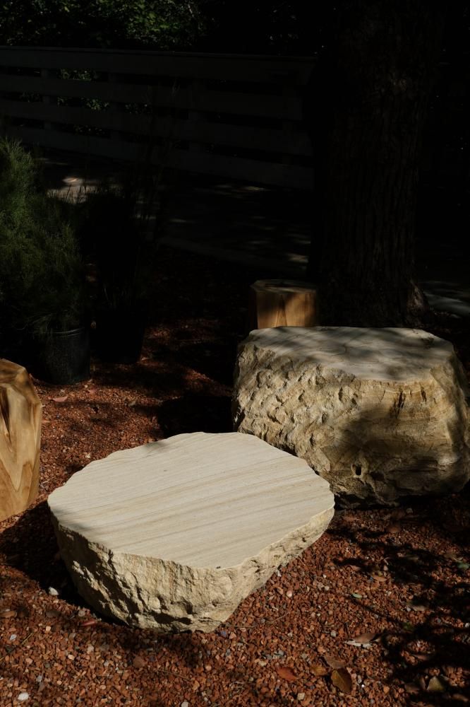 ڼʡۼФΥơ֥롿Natural stone table