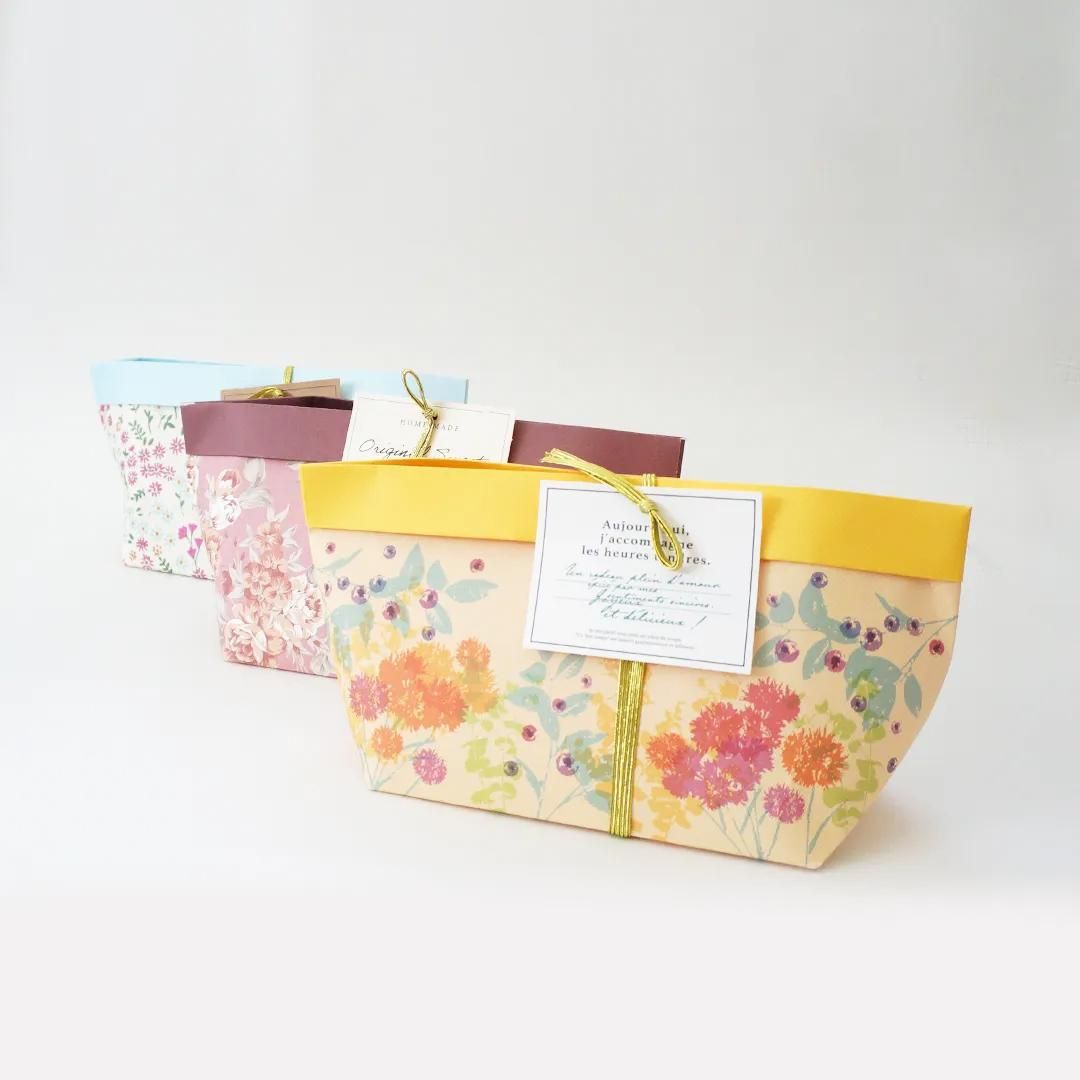 通販限定フラワーギフトボックス（メープルもみじフィナンシェ 10個