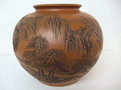 正弥作 朱泥大花瓶（山水彫り11号大丸） - 常滑焼 陶器 陶磁器