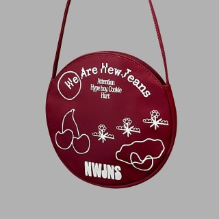 [NewJeans 1st EP 'New Jeans' Bag (Red) ver.] []/NewJeans<img class='new_mark_img2' src='https://img.shop-pro.jp/img/new/icons61.gif' style='border:none;display:inline;margin:0px;padding:0px;width:auto;' />