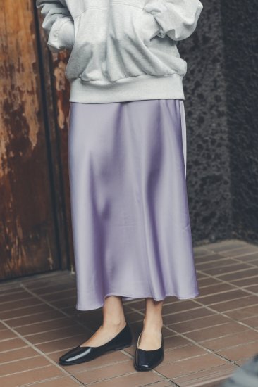 Back satin drape skirt/Lilac