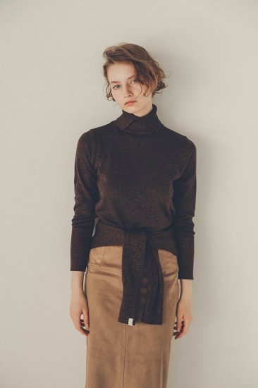 split turtle neck glitter knit / brown