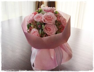 【グランローズ】１２本のバラの花束