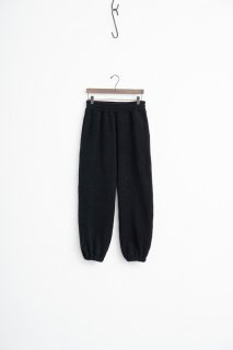 <img class='new_mark_img1' src='https://img.shop-pro.jp/img/new/icons5.gif' style='border:none;display:inline;margin:0px;padding:0px;width:auto;' />【RYU】WOOL PILE PANTS (BLACK)