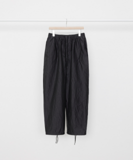 <img class='new_mark_img1' src='https://img.shop-pro.jp/img/new/icons5.gif' style='border:none;display:inline;margin:0px;padding:0px;width:auto;' />markaCOCOON WIDE EASY PANTS -ORGANIC COTTON SILK HIGH COUNT TYPEWRITER- (CHARCOAL)
