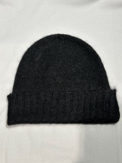 <img class='new_mark_img1' src='https://img.shop-pro.jp/img/new/icons5.gif' style='border:none;display:inline;margin:0px;padding:0px;width:auto;' />CASEY CASEYMOHSIL BEANIE - MOSIL (BLACK)