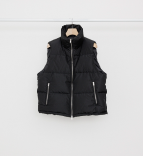 <img class='new_mark_img1' src='https://img.shop-pro.jp/img/new/icons5.gif' style='border:none;display:inline;margin:0px;padding:0px;width:auto;' />MARKAWARESILK SHORT DOWN VEST -SILK GROSGRAIN- (BLACK) 