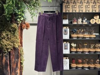 <img class='new_mark_img1' src='https://img.shop-pro.jp/img/new/icons5.gif' style='border:none;display:inline;margin:0px;padding:0px;width:auto;' />MARKAWARECLASSIC FIT DOUBLE PLEATED TROUSERS -ORGANIC COTTON 6-WALE CORDUROY- (PURPLE)