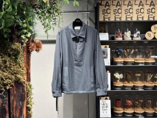 <img class='new_mark_img1' src='https://img.shop-pro.jp/img/new/icons5.gif' style='border:none;display:inline;margin:0px;padding:0px;width:auto;' />MARKAWAREHALF ZIP SERVICE JACKE -2/80 ORGANIC WOOL VIYELLA- (FOREST GREY)