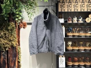 <img class='new_mark_img1' src='https://img.shop-pro.jp/img/new/icons5.gif' style='border:none;display:inline;margin:0px;padding:0px;width:auto;' />MAYKAMALPACA/COTTON BLOUSON (CHARCOAL) 