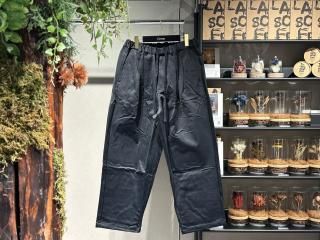 <img class='new_mark_img1' src='https://img.shop-pro.jp/img/new/icons5.gif' style='border:none;display:inline;margin:0px;padding:0px;width:auto;' />YOKO SAKAMOTODOUBLE PLEATED WIDE EASY PANTS -RECYCLE NYLON  COTTON- (BLACK)