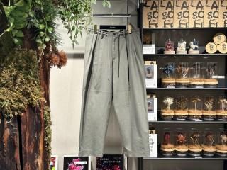 <img class='new_mark_img1' src='https://img.shop-pro.jp/img/new/icons5.gif' style='border:none;display:inline;margin:0px;padding:0px;width:auto;' />MARKAWAREDOUBLE PLEATED EASY TROUSERS -ORGANIC COTTON SURVIVAL CLOTH- (GRAY)