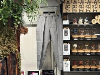 <img class='new_mark_img1' src='https://img.shop-pro.jp/img/new/icons5.gif' style='border:none;display:inline;margin:0px;padding:0px;width:auto;' />D+E+KVERSATILE EASY TROUSERS (GRAY)