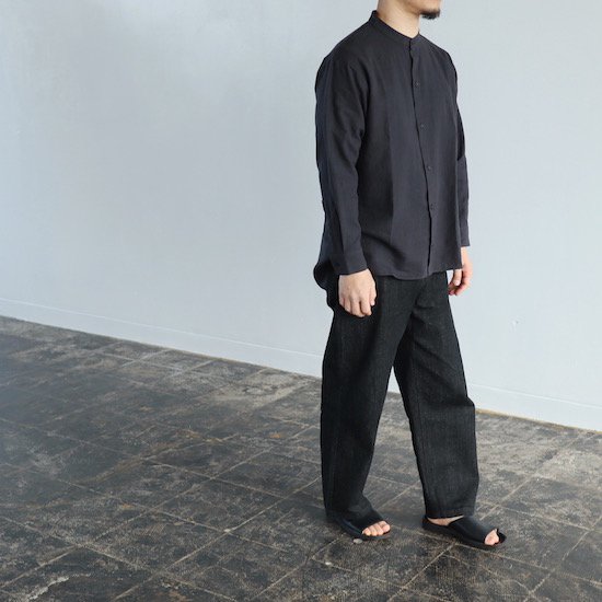 evam eva（エヴァムエヴァ）. Water Linen Shirt . sumi｜糸デンワ