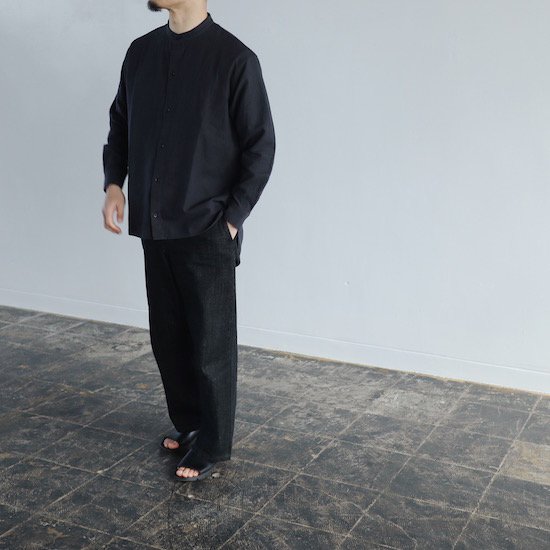 evam eva（エヴァムエヴァ）. Water Linen Shirt . sumi｜糸デンワ