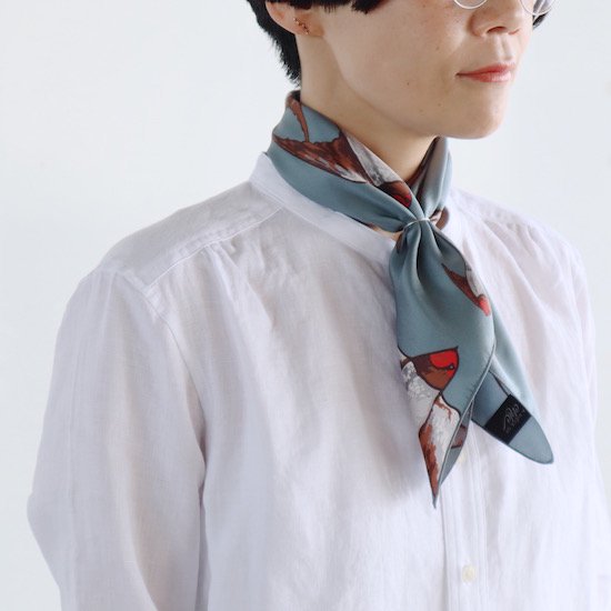 A PIECE OF Chic アピースオブシック Silk Scarf 50 シルクスカーフ ツバメ