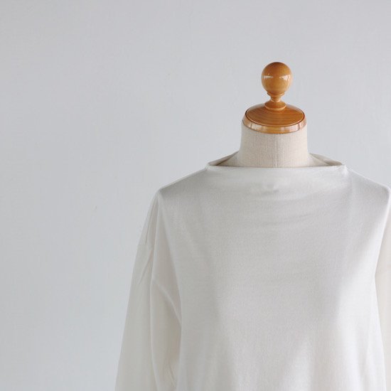 atelier naruse . cotton high-neck cut&sewn L/S . off white