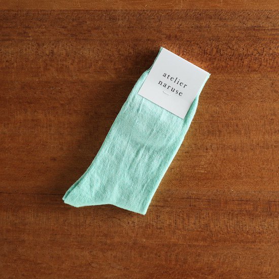 atelier naruse . linen cotton stockinette middle socks . mint green