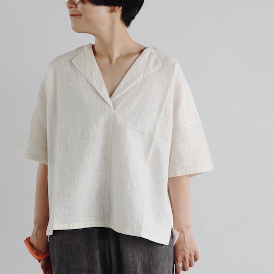 evam eva . Linen Pattern Pullover . antique white