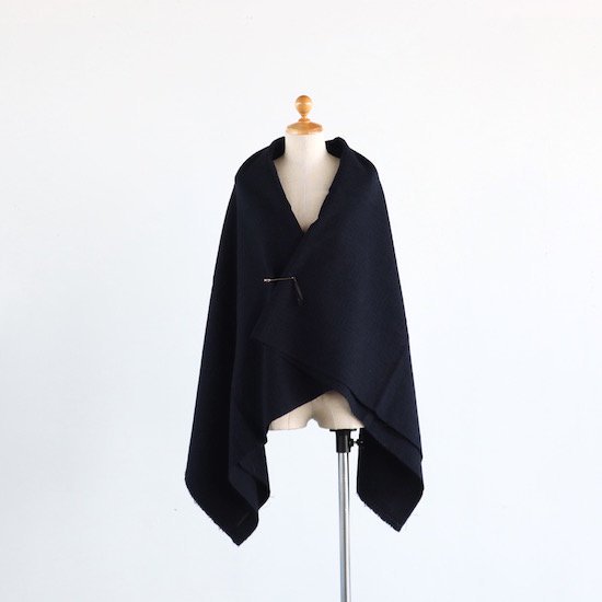 Honnete . Washed Wool Wide Stole . navy gingham check