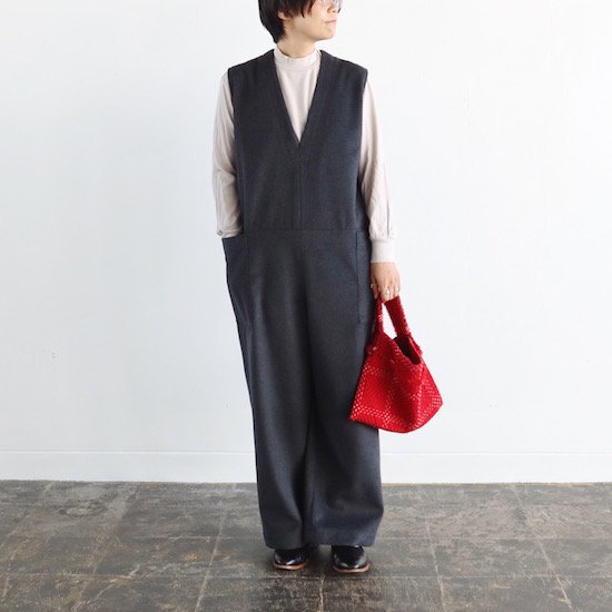 Honnete . V Neck Jumpsuit . charcoal