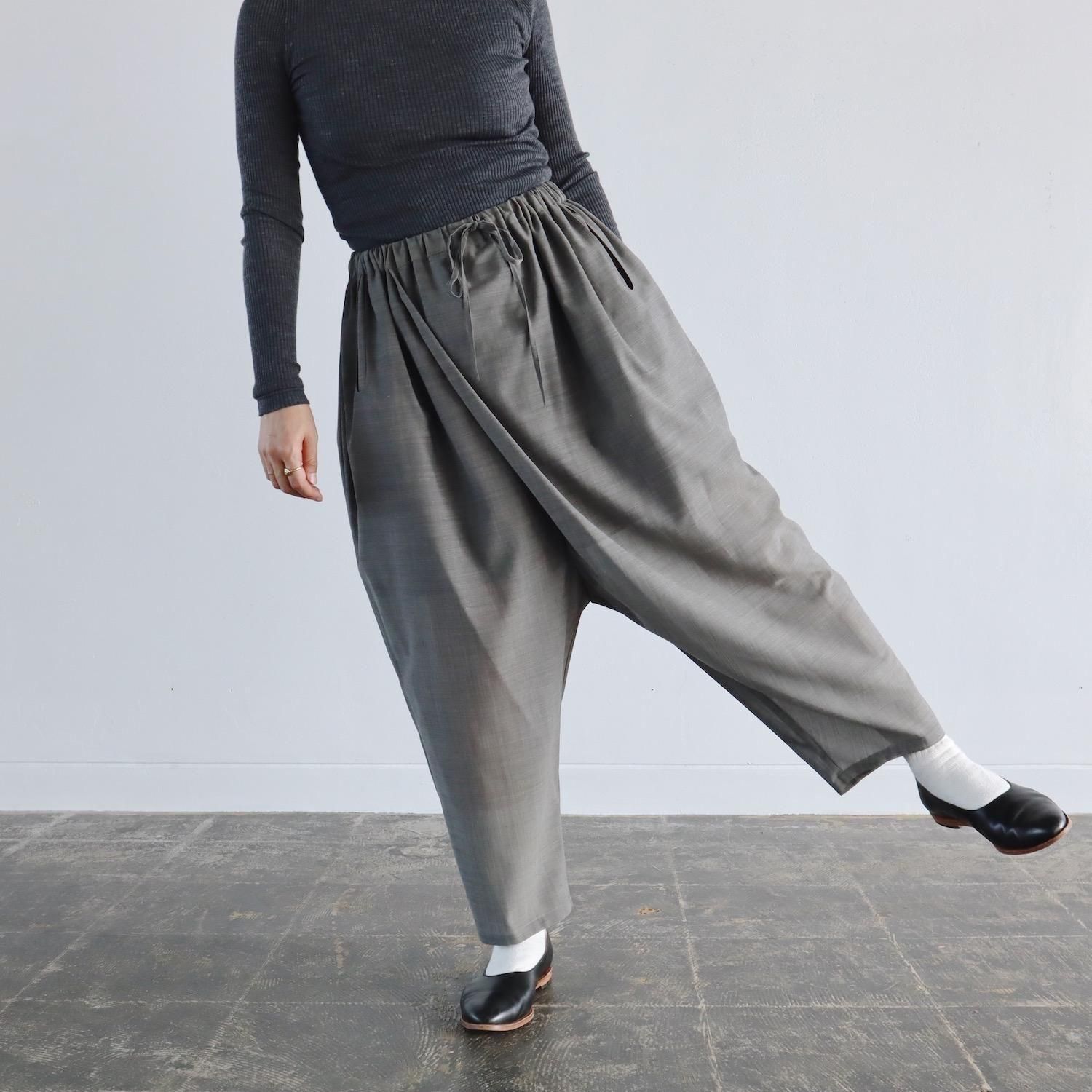 the last flower of the afternoon  Elastic Waist Wrap Pants GRAY