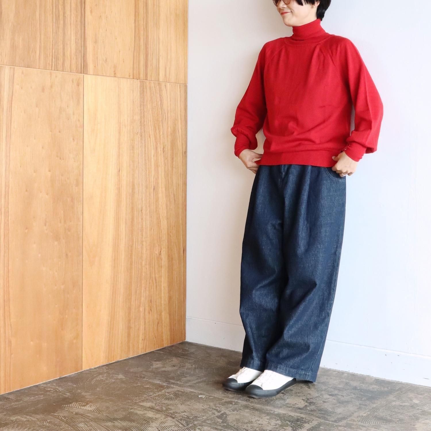 atelier naruse Wool Turtle Neck Knit RED