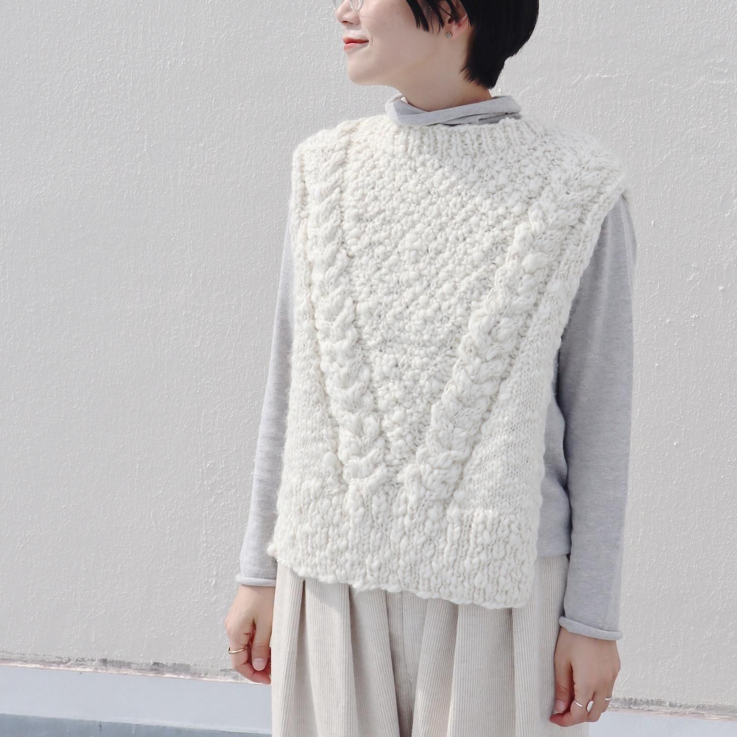 the last flower of the afternoon ¤ Knitted Vest ECRU