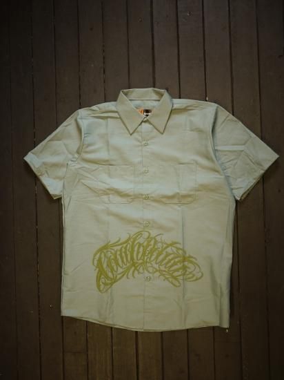 <img class='new_mark_img1' src='https://img.shop-pro.jp/img/new/icons50.gif' style='border:none;display:inline;margin:0px;padding:0px;width:auto;' />COUCH POTATO S/S Shirt[L.GREEN]