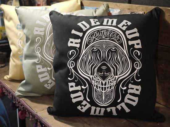 NS-GAL pillow talk cushion[3-colour]