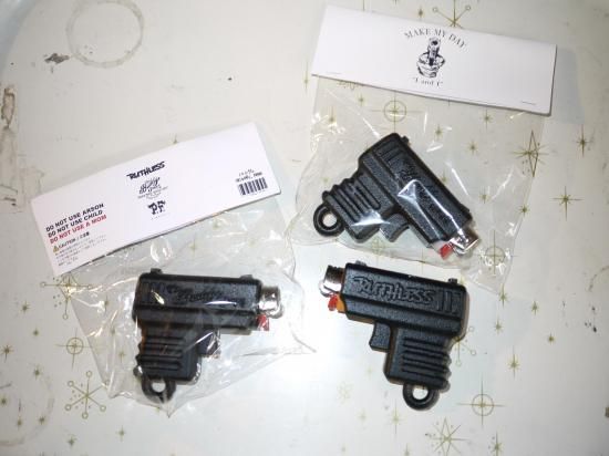 <img class='new_mark_img1' src='https://img.shop-pro.jp/img/new/icons14.gif' style='border:none;display:inline;margin:0px;padding:0px;width:auto;' />MAKE MY DAY Lighter Case