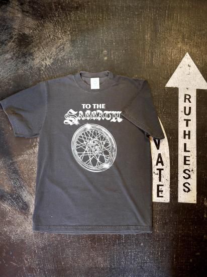 <img class='new_mark_img1' src='https://img.shop-pro.jp/img/new/icons14.gif' style='border:none;display:inline;margin:0px;padding:0px;width:auto;' />TO THE SABBATH S/S TEE