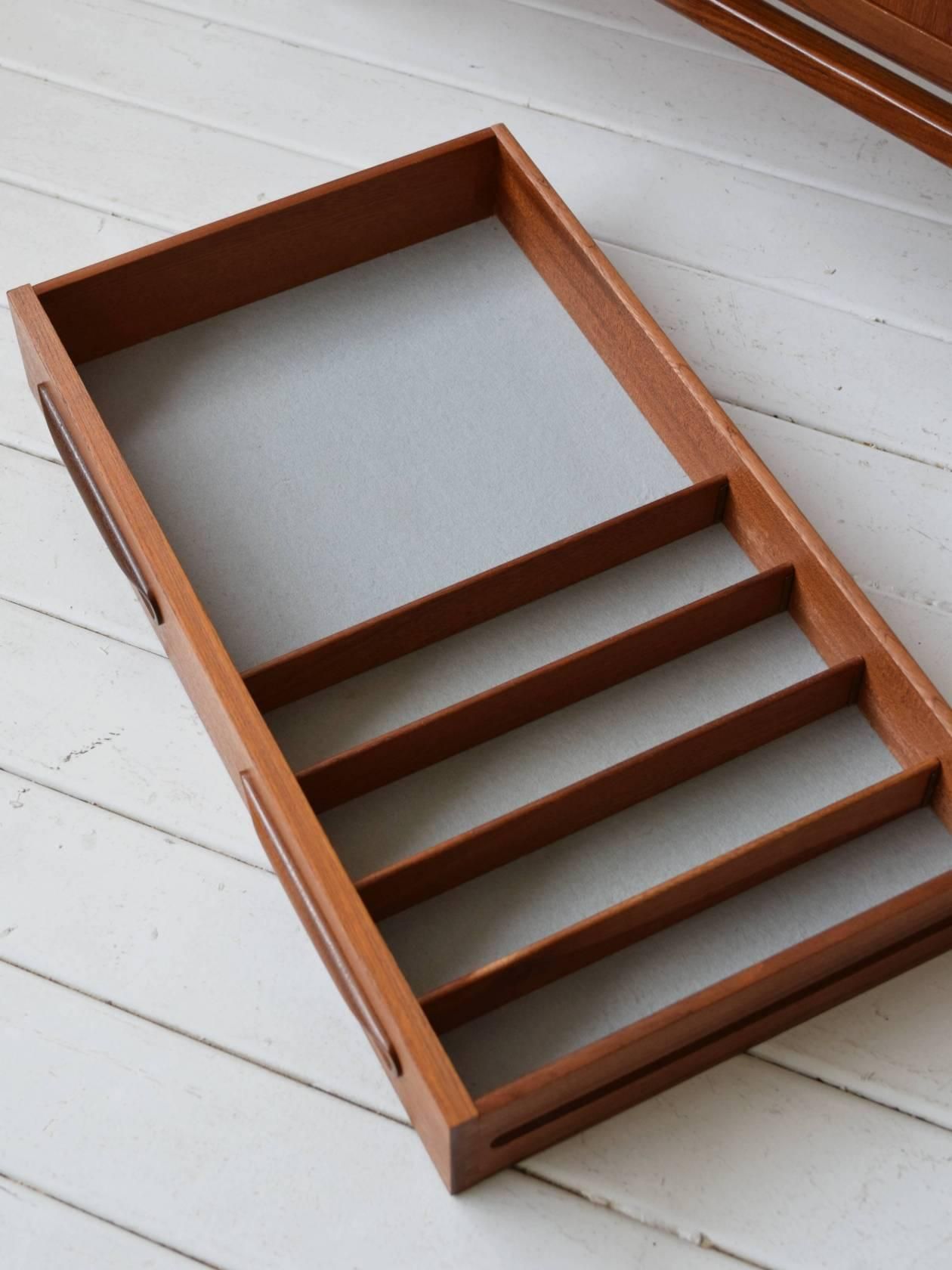 【未使用品】ニュージーランド製 木製カッティングボード & トレイ セット 未使用品】ニュージーランド製 木製カッティングボード & トレイ